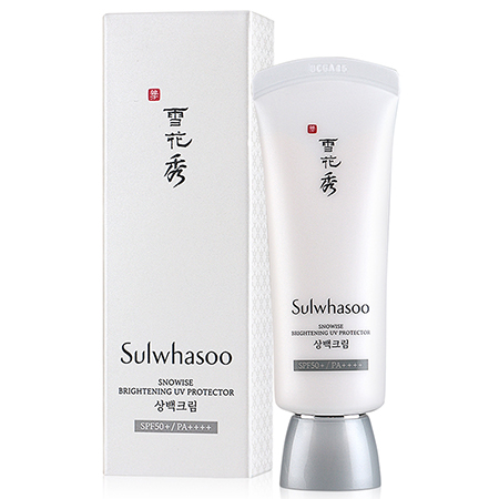  Sulwhasoo Snowise Brightening UV Protector SPF 50+ PA ++++ #01 Soft Glow 40 ml.  เนื้อครีมสีขาวบางเบา สบายผิว No.1 Soft Glow - เหมาะสำหรับผู้ที่มีผิวแห้งและชอบกิจกรรมกลางแจ้ง  - เพื่อผิวสวยเนียนกลมกลืนเป็นธรรมชาติ